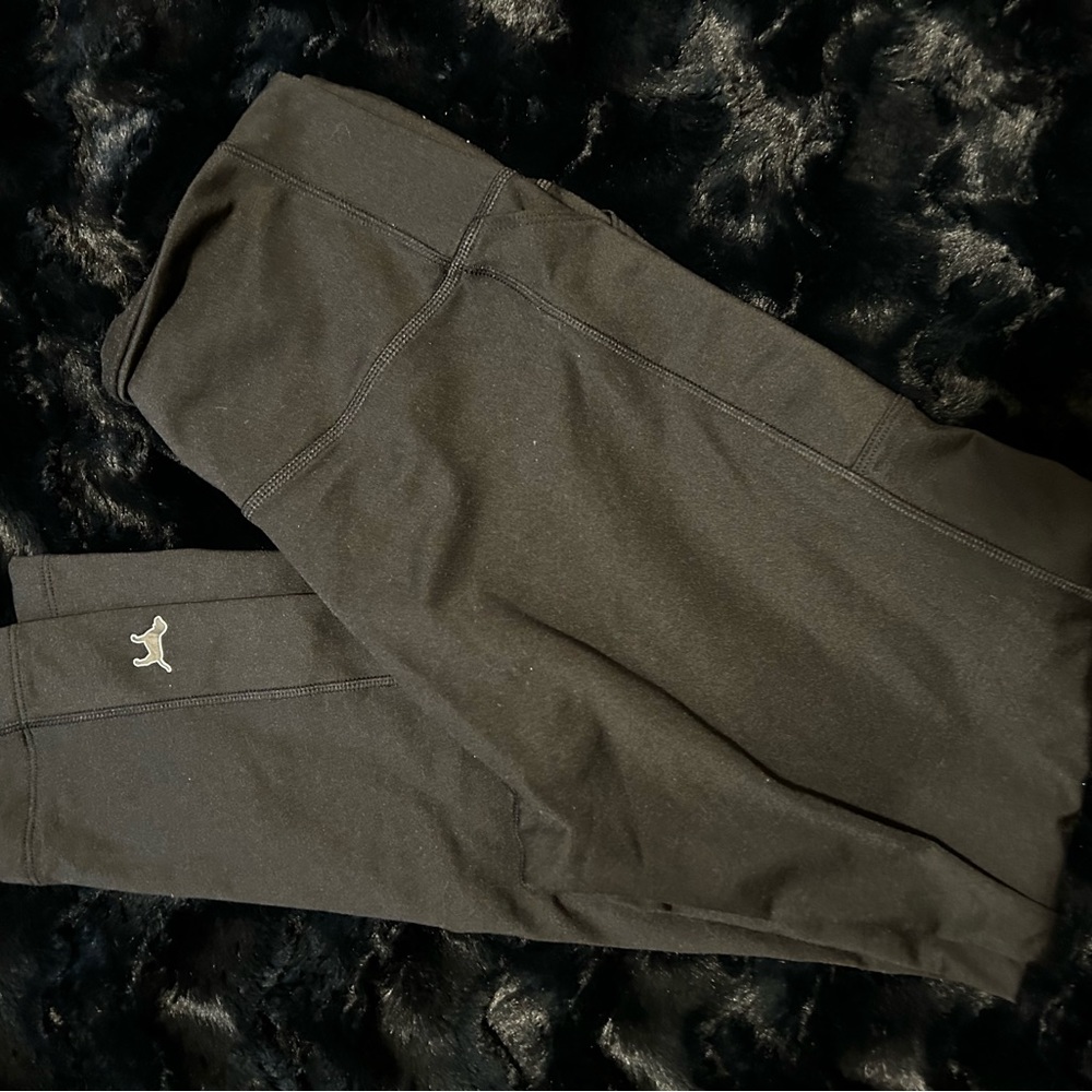 Two vs pink leggings